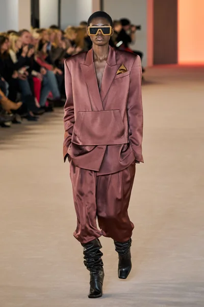Look 54